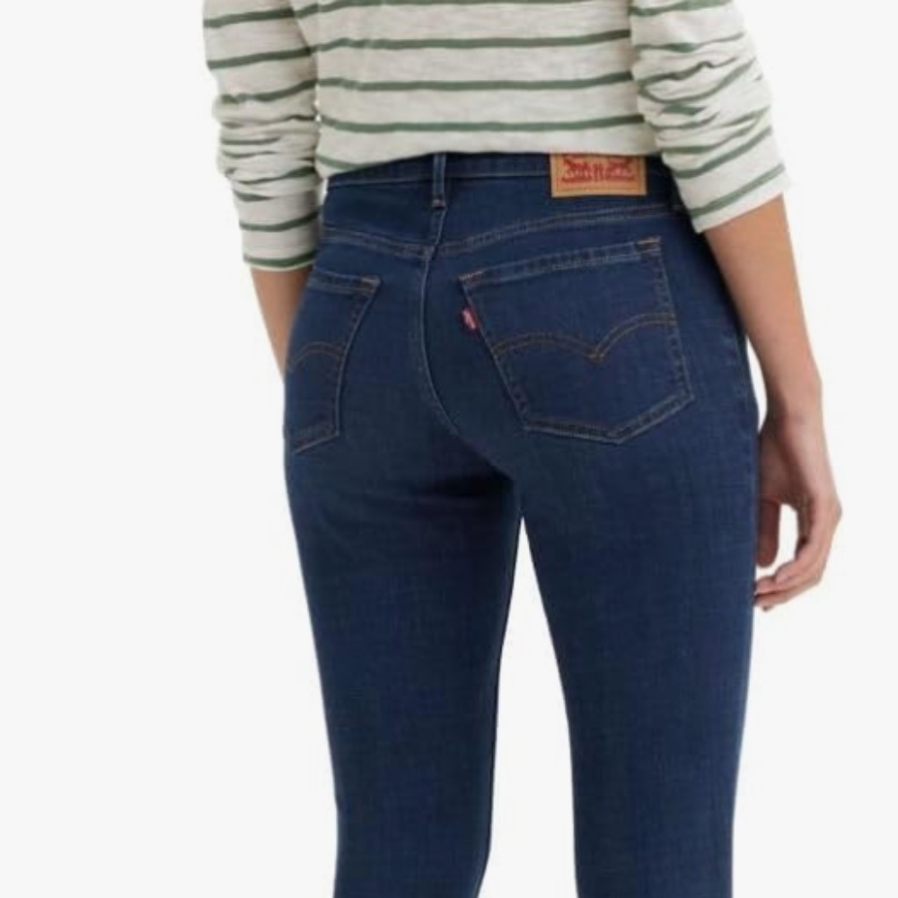 EUC Levi’s 710 Super Skinny Jeans